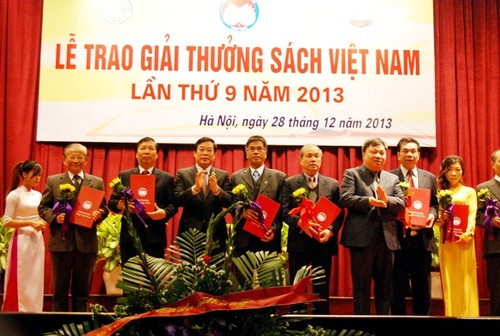 100 publications win 2013 Vietnam Book Awards - ảnh 1